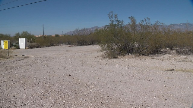 Neighbors threaten to sue over Fry’s supercenter