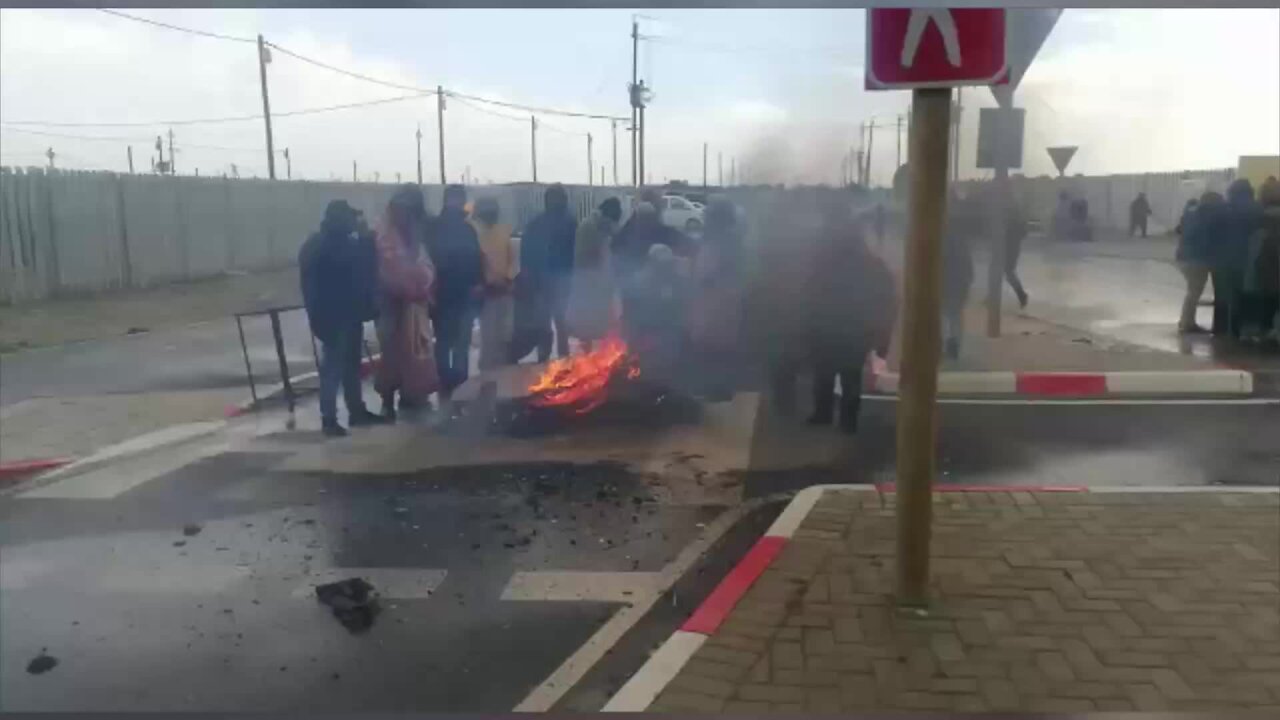 SOUTH AFRICA - Cape Town- Mfuleni Eviction Video (Video) (wJD)