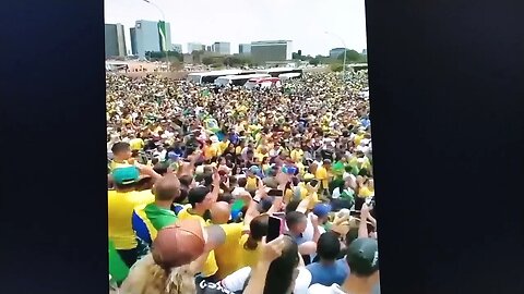 EM UMA SEMANA, POVO VOLTA ÀS RUAS