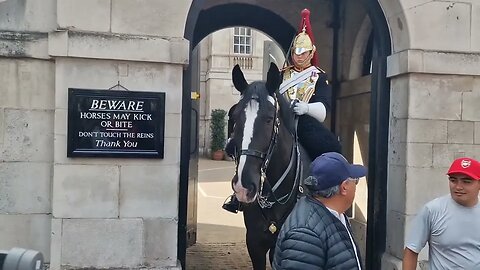 Touching right by the sign #thekingsguard