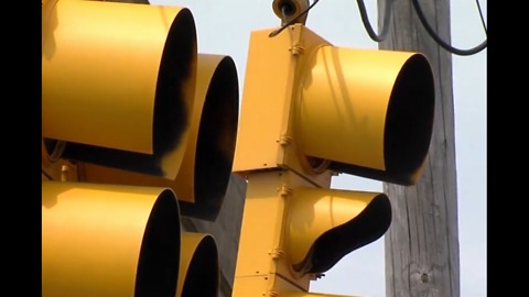 'They are traffic lights for a reason:' Some Lorain residents want lights changed for budget back