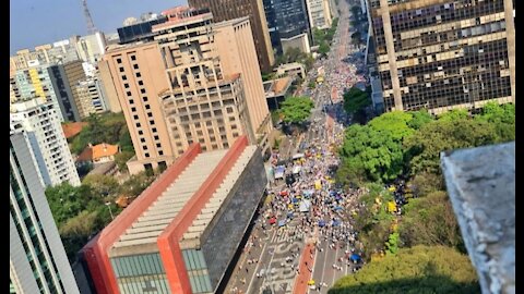 Mamãe Chorei: junta! Junta Junta Junta pra imprensa fotografar!