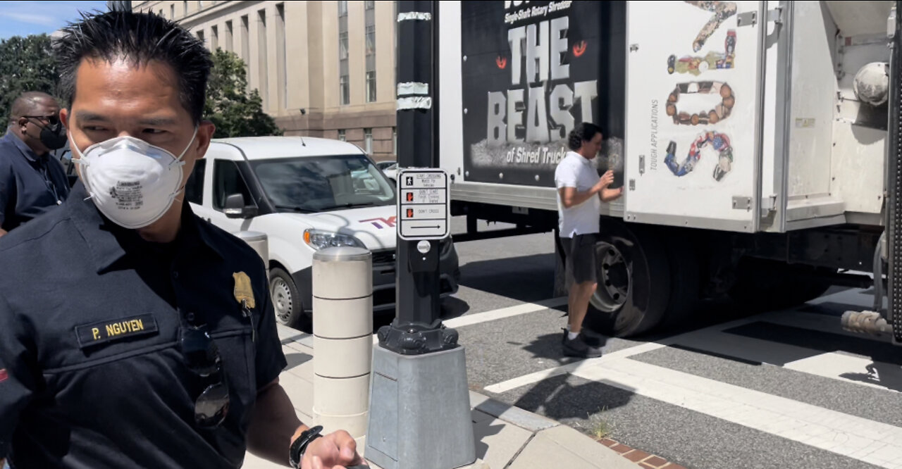 Capitol Hill Police Officer Confronted By January 6th Survivor