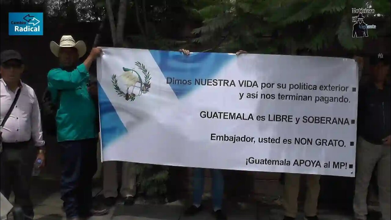 Manifestación de veteranos del Ejército de Guatemala frente a la embajada de Estados Unidos