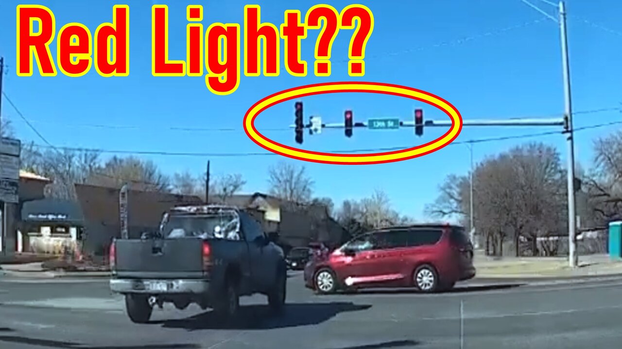 Driver Runs Redlight and Almost Hits Car — WICHITA, KS | Close Call | Caught On Camera | Near Miss