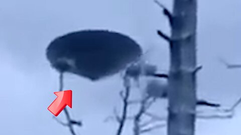 Saucer-shaped UFO that scans something and then leaves [Space]