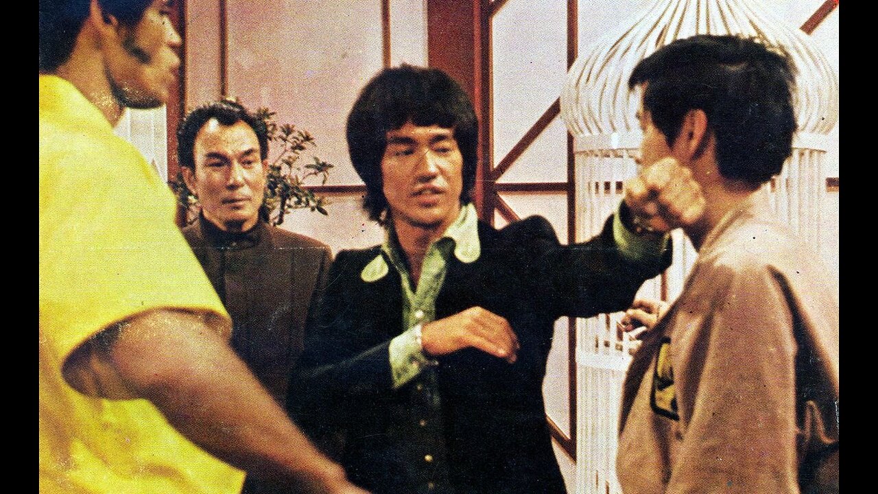 Cross kick Studio Films Bruce Lee Enter the Dragon