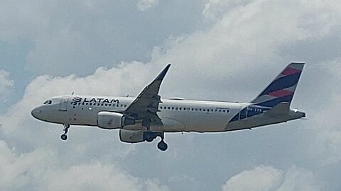 Airbus A320 PR-TYS vindo de Guarulhos para Manaus