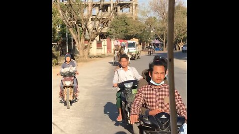 Burmese Traffic on Horse Carriage