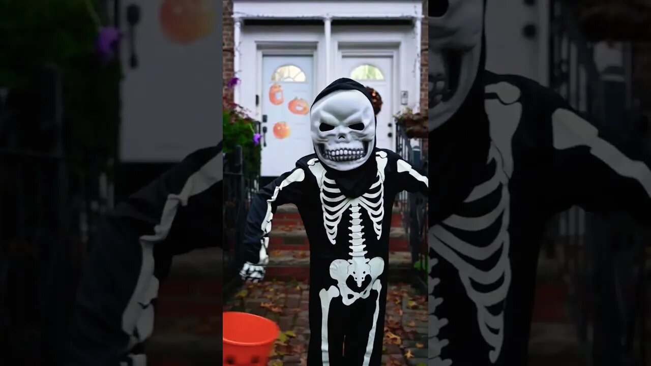 Funny Dancing Halloween Skeleton