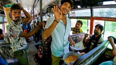 $0.25 Bus Food in India 🇮🇳