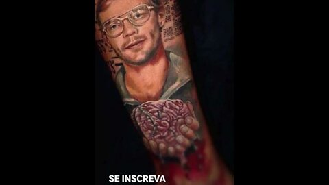 AUSTRALIANA TATUA O NOME DE JEFFREY DAHMER E CHAMADA DE LIBERDADE DE EXPRESSÃO.