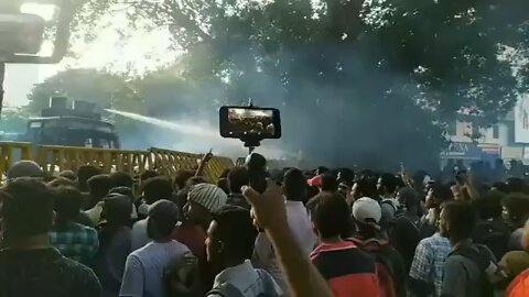 Sri Lankan citizens revolt