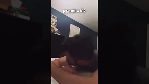 How his dog wakes him up every morning 😂😂