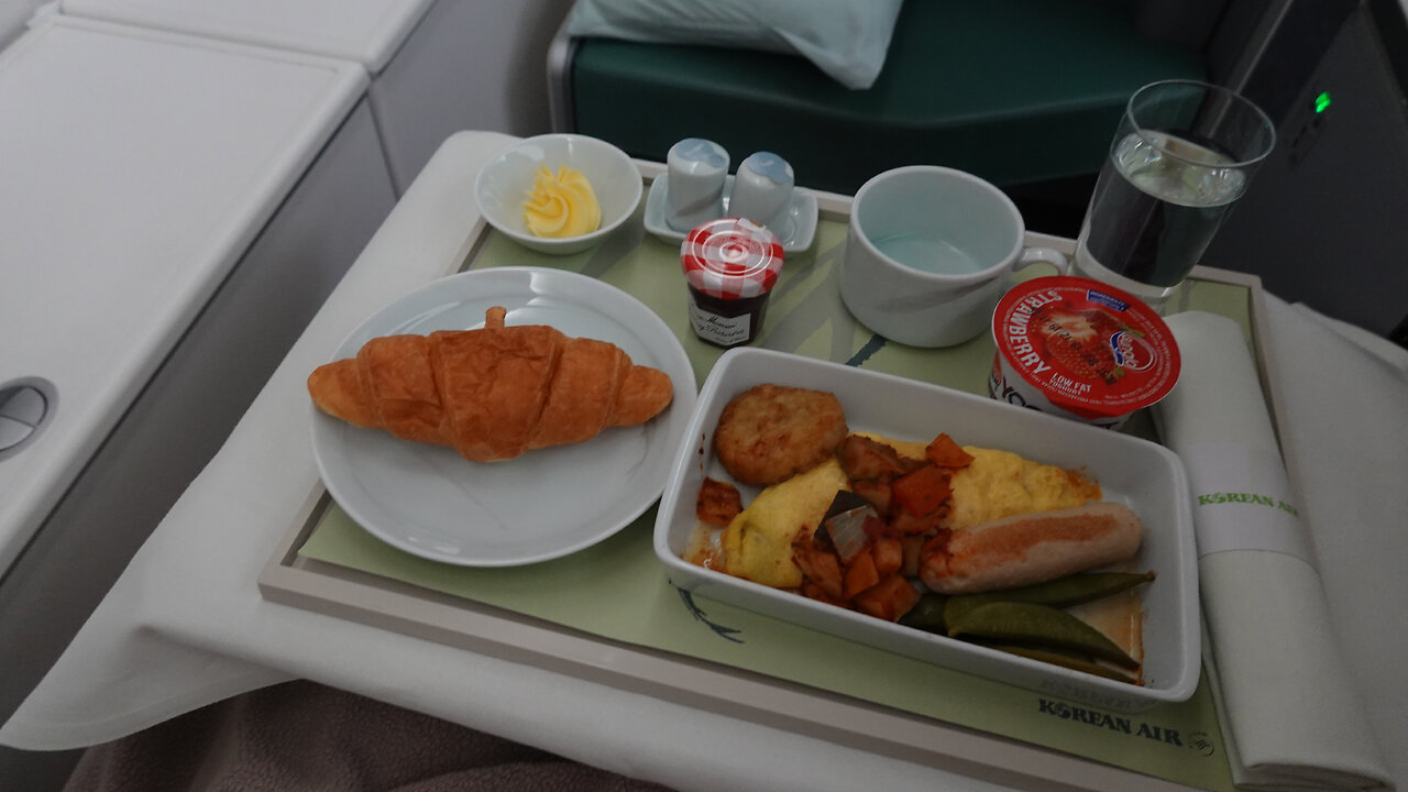 KOREAN AIR 747 Business Class