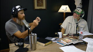 Phil Proves Self-Defense Is Biblical, Jase's Scary Supper, and Animal Control Visits Willie | Ep 121