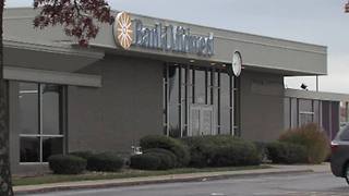 Kansas City, Kansas woman tells bank teller she's being held hostage