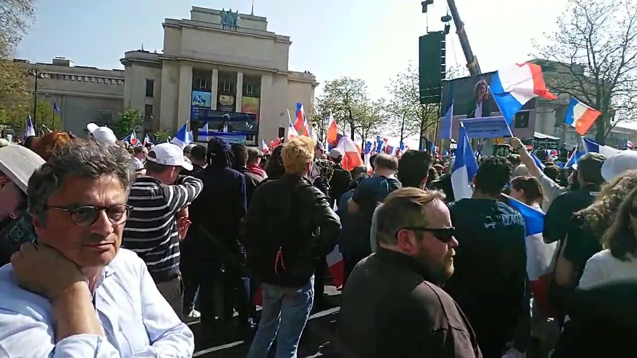 Meeting E ZEMMOUR AU TROCADERO PART 1