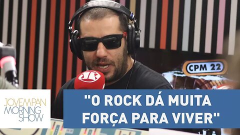 Badauí do CPM22 comenta disposição dos músicos mais velhos: "O rock dá muita força para viver"