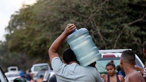 Life In Venezuela During The Country's Devastating Blackouts