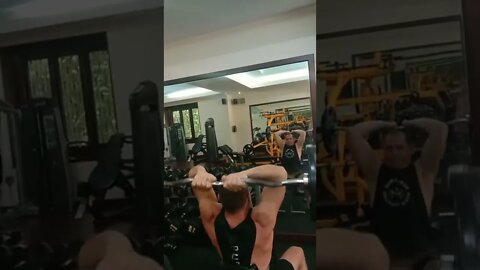 EZ Bar Overhead Triceps Extension Andre