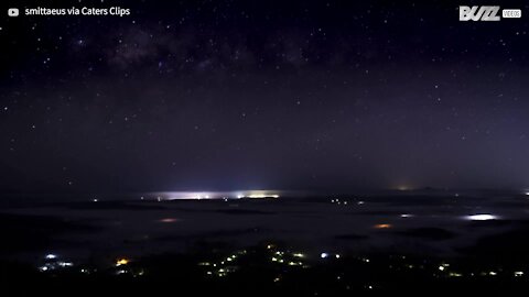 Senhor capta time lapse impressionante do céu australiano