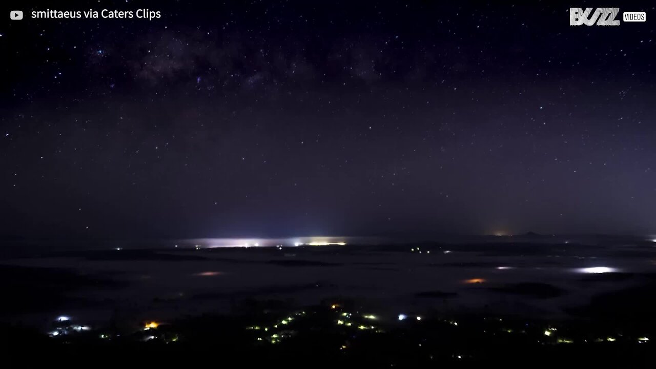 Senhor capta time lapse impressionante do céu australiano