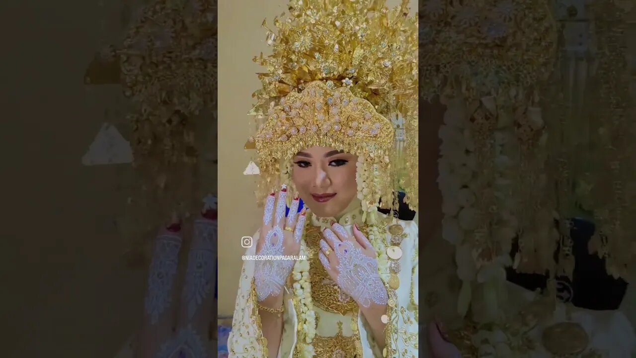 Pengantin Nampak Anggun dan Cantik Pakai Pakaian Adat Palembang Sumatera Selatan Indonesia #shorts