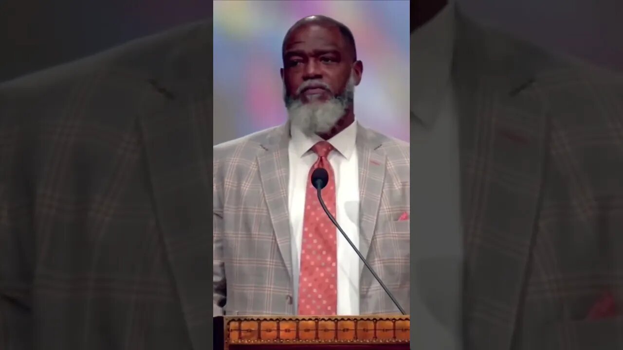 Kristen Du Mez misses again