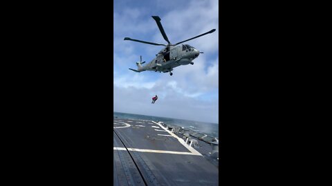 USS Paul Ignatius (DDG 117) VERTREP