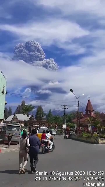 Mount Sinabung erupts in Indonesia, sends ash 5 km into the air