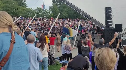 Churches in Vancouver Come Together For Outdoor Worship