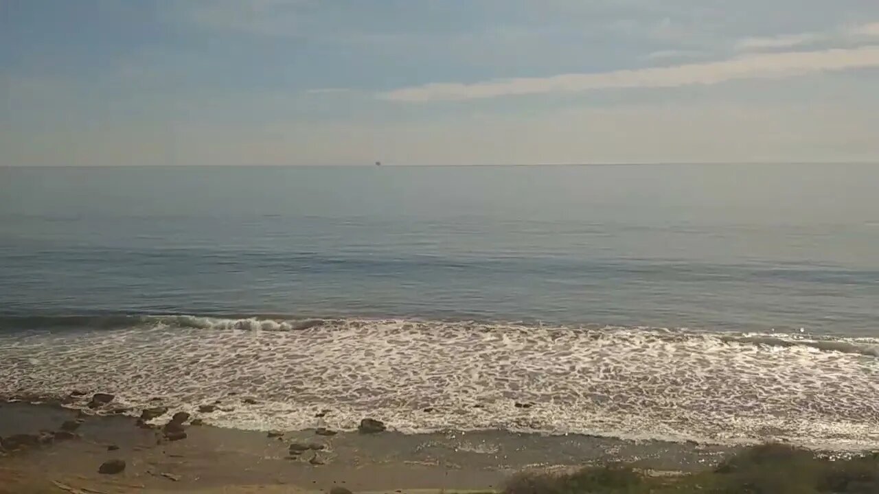 Amtrak Coast Starlight near the beach