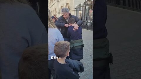 4 videos that went viral #horseguardsparade