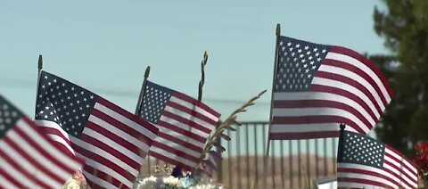 Visitors observe Memorial Day in Boulder City amid COVID-19 pandemic