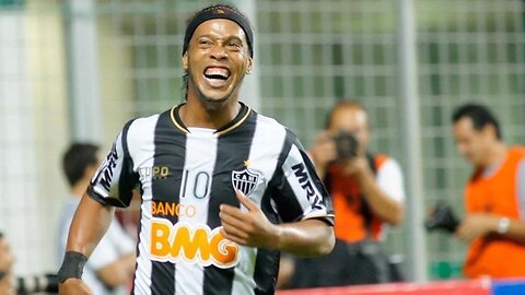 A GLORIOSA NOITE DE RONALDINHO NA COPA LIBERTADORES