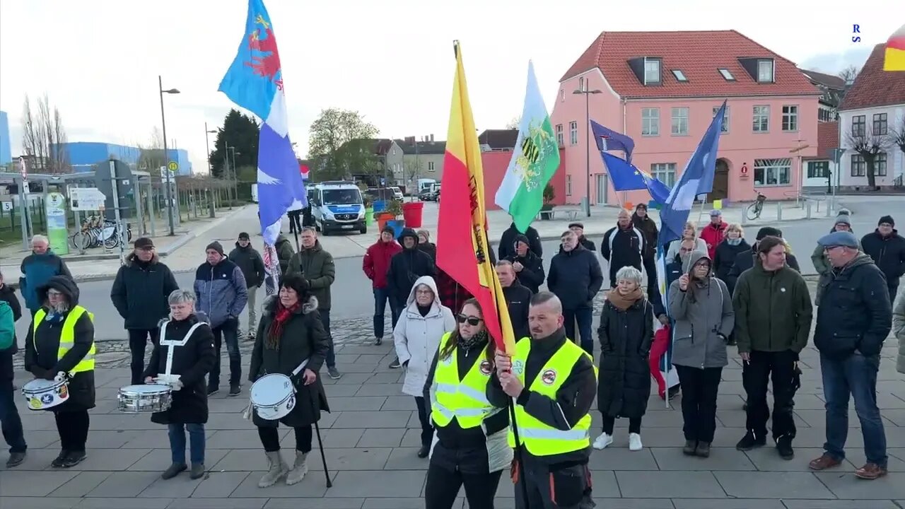 Wolgast - Stefan mit seiner Rede 25-04-2023