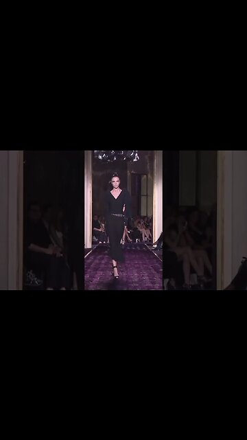 Mariacarla Boscono in Atelier Versace fall/winter 2014 Hautecouture fashionshow