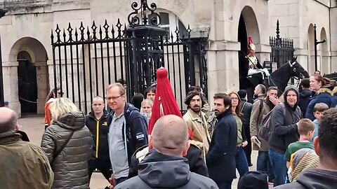 Slow motion tourist reaction make way #horseguardsparade