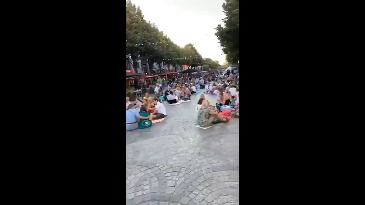 France - Forbiden to enter the restaurants/supermarkets, the French had a picnic in the streets!