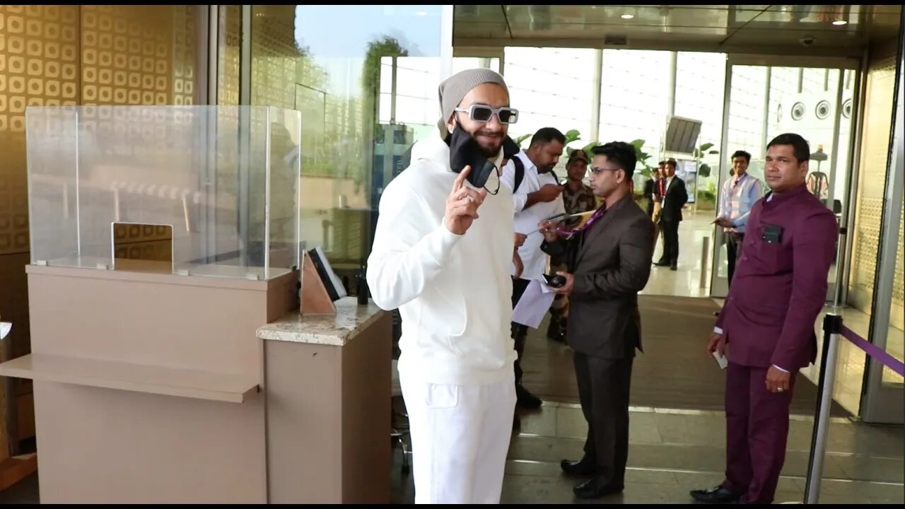 Ranveer Singh Snapped At Airport Flying For Fifa World Cup