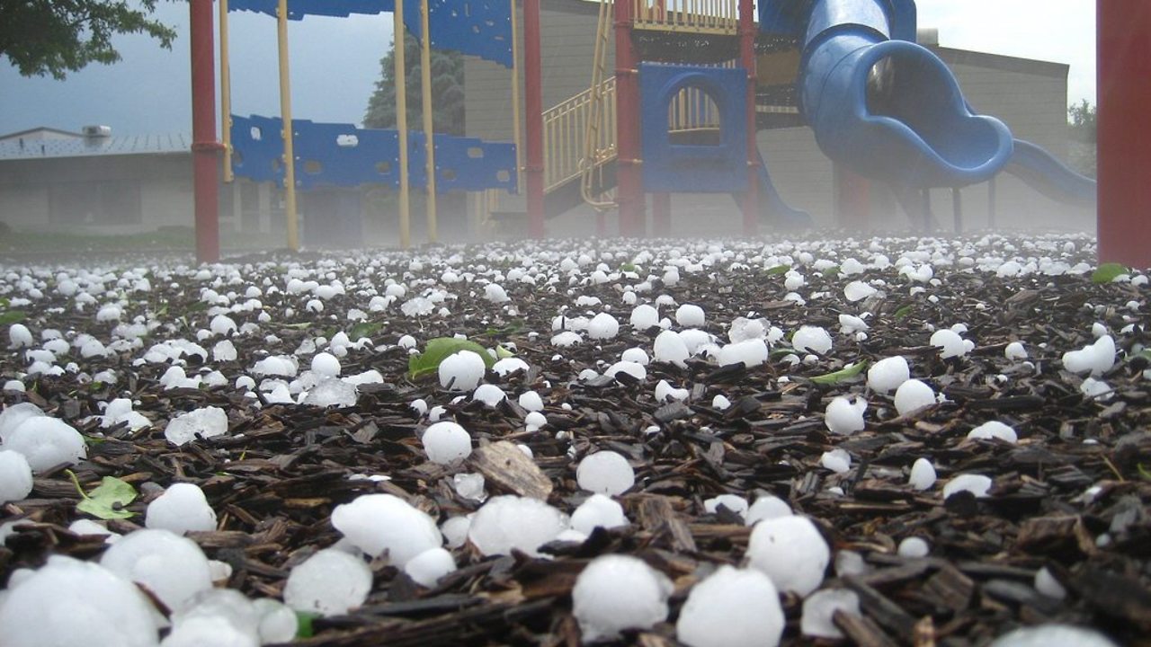 Hailstone Falling!!