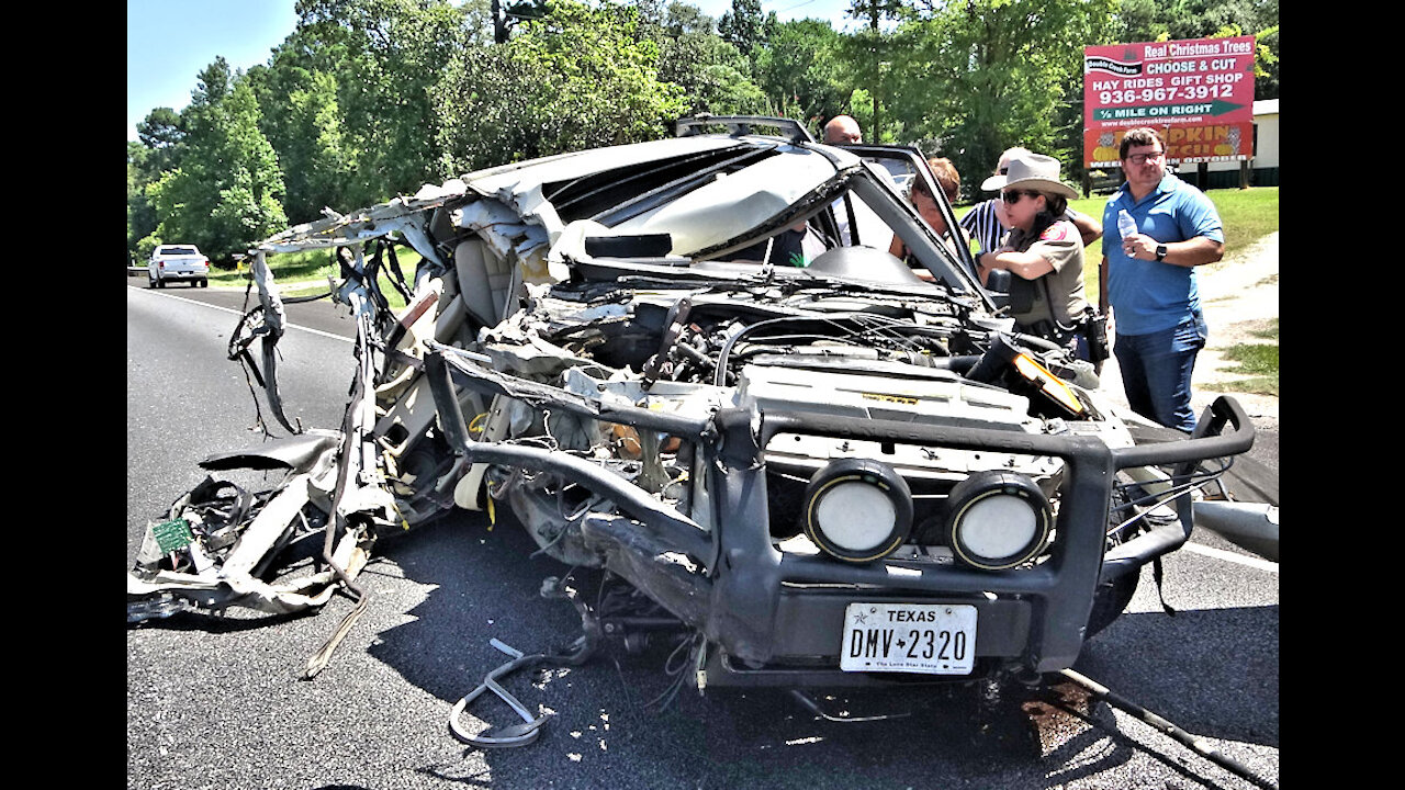 3 VEHICLE ACCIDENT, 1 PERSON FLOWN OUT, LIVINGSTON TEXAS, 08/23/21...