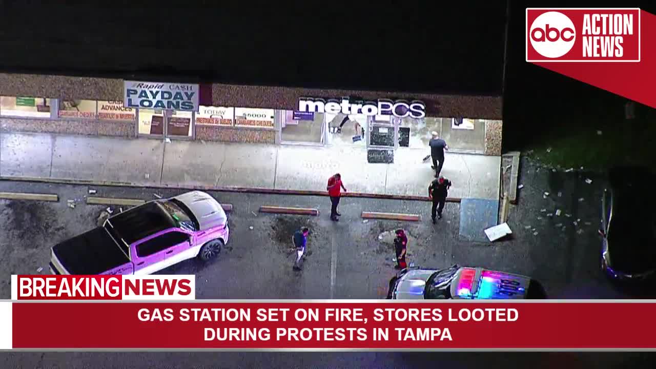 A Metro PCS was looted by protesters in Tampa