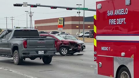 3 Vehicle Crash at Sunset and Sherwood