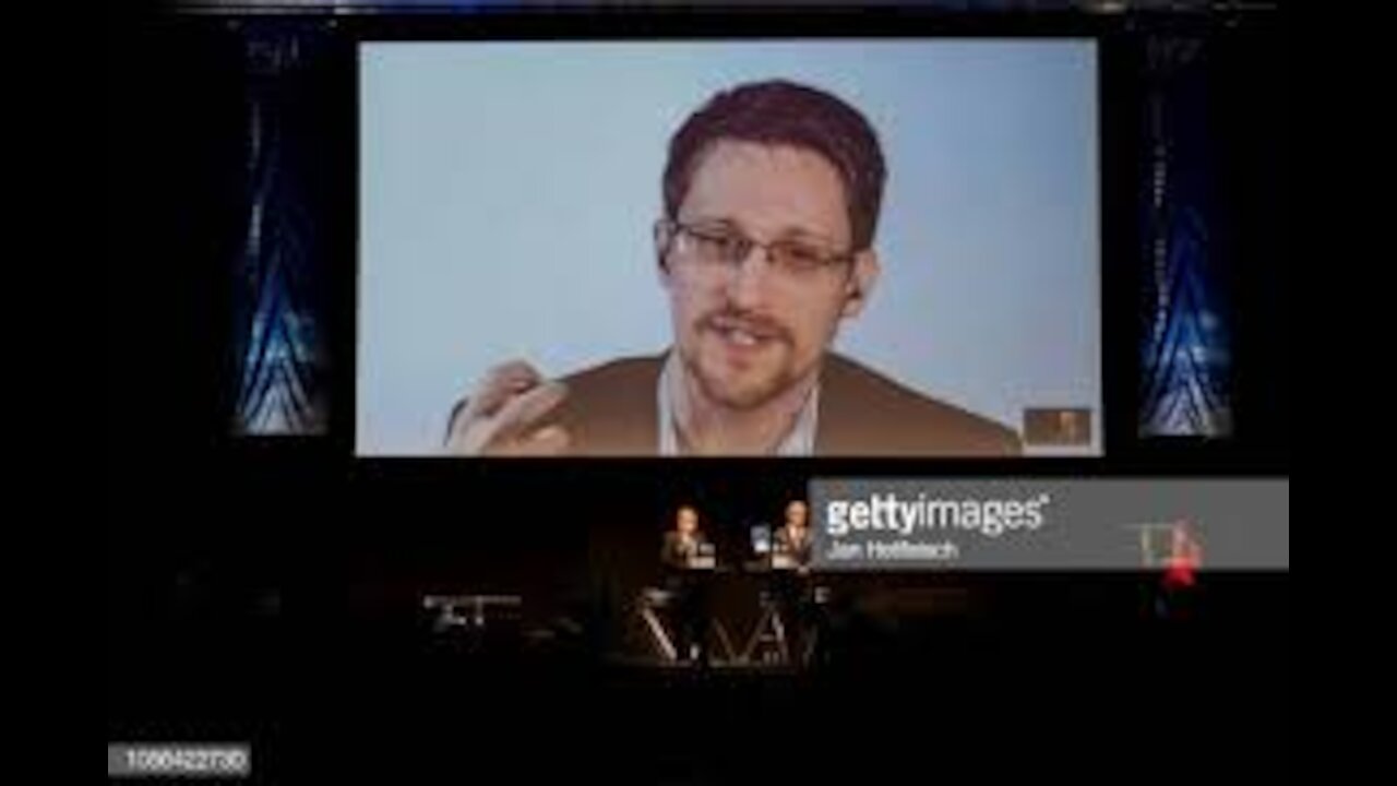 Edward Snowden Calls Public, Media Furor Against Assange Dystopian