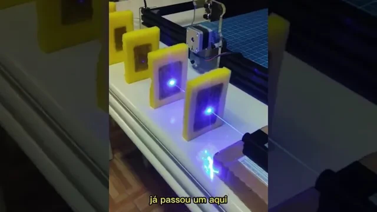 Laser POTENTE vs ESPONJAS 😱#shorts