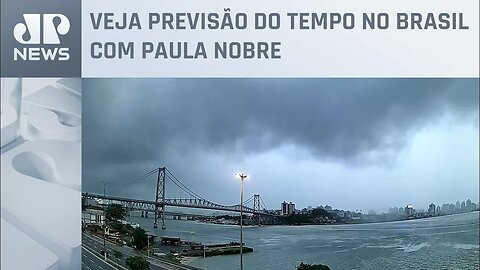 Baixa pressão e frente fria no Centro-Sul do Brasil nesta terça-feira (25)