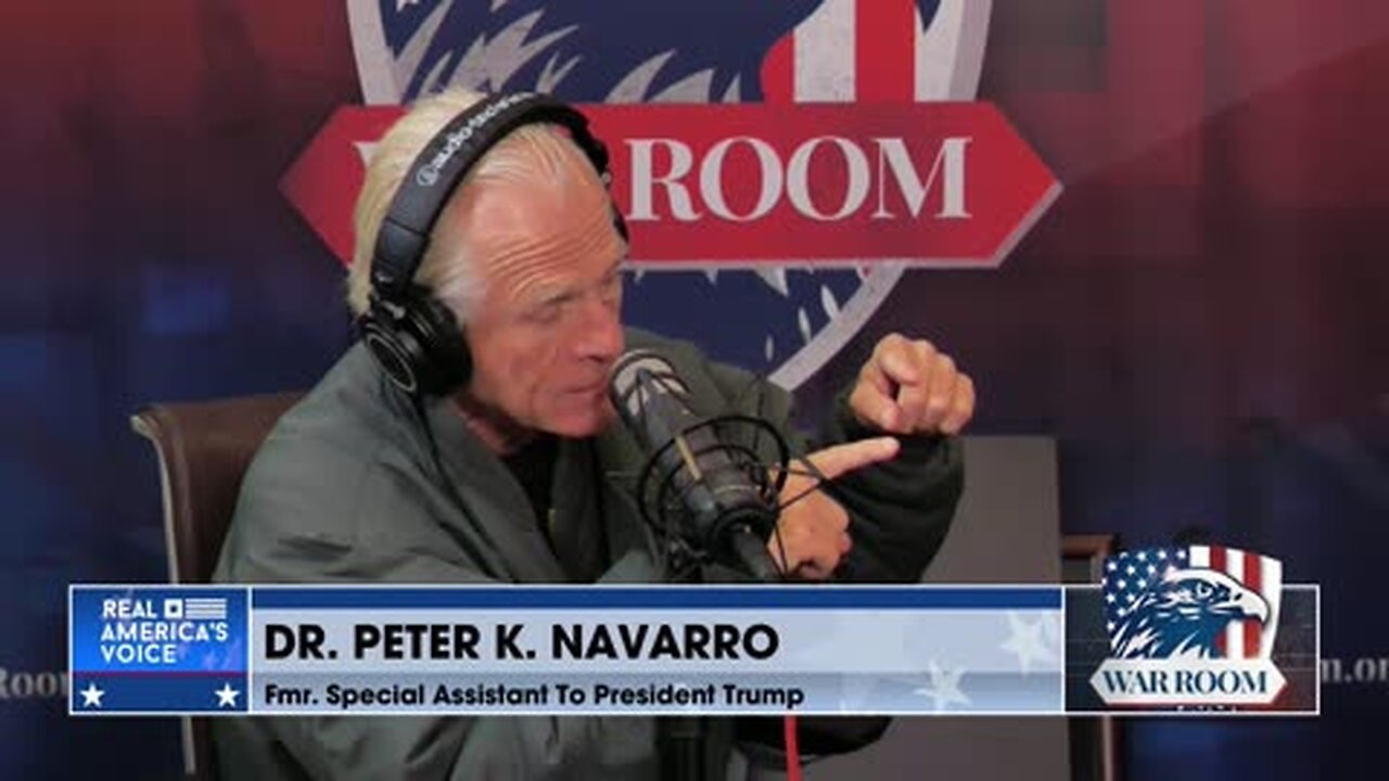 Bannon And Navarro On The State Of The Economy: Middle Class People Are Getting Crushed