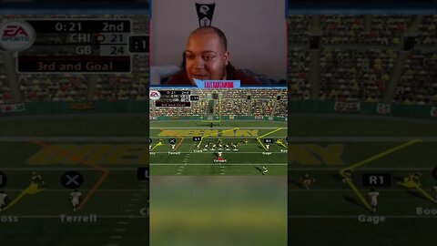 Matt Leinart connects with Santana Moss AGAIN #Madden2005 #BearsFranchise